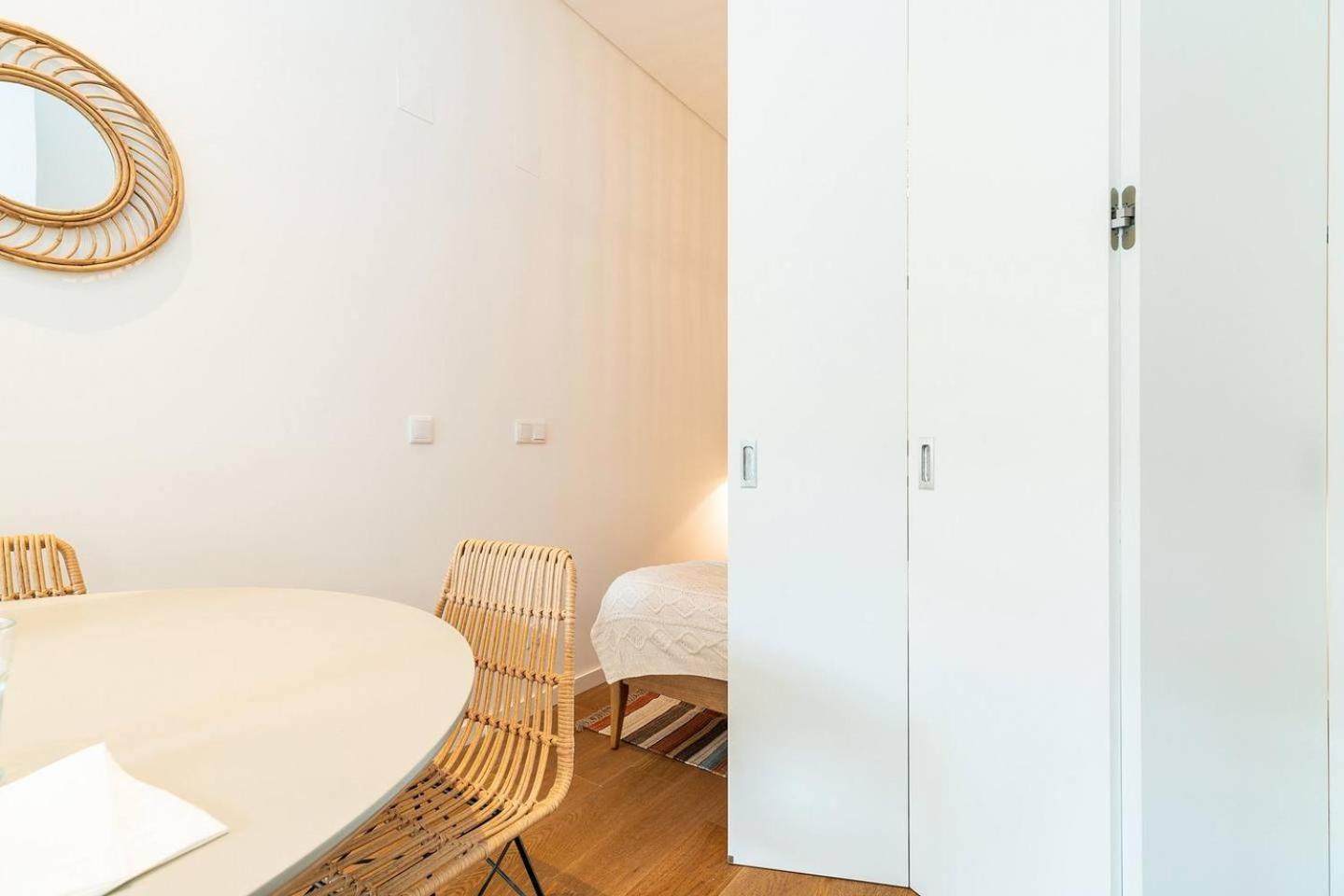 Graceful Design Studio With Romantic View Lisbona Esterno foto